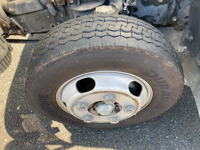 エルフトラック アルミバン2トン積載左サイドドア標準ロング木床観音扉 アルミ箱車2トン積載5トン限定免許4JJ1左サイド扉ラッシング2段スムーサー電格ミラー集中ロックバックモニターETCドラレコオートマ小型2トンエアバックAT車両総重量4,945kg準中型免許トラック(39枚目)