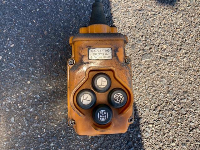 フォワード アルミウィング跳上パワーゲート後輪エアサス4トン中型ワイド アルミウイング6200ボディPGワイド跳ね上げゲート240馬力リアエアサス電格ミラー4HK1ラッシング2段ベッド8トン限定免許べットトラック日本フルハーフMT6マニュアルメッキパーツ2.45トン積載(36枚目)