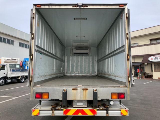 フォワード いすゞ冷蔵冷凍車バン-5℃ワイド格納ゲートリアエアサス中温 2.7トン積載中温設定-5℃ワイド6200ボディ後輪エアサス格納ゲート左サイド扉システムフロアラッシング1段三菱パワーゲート4トントラック240馬力4HK1極東MT6ベッド菱重べットサイドドア中型(17枚目)