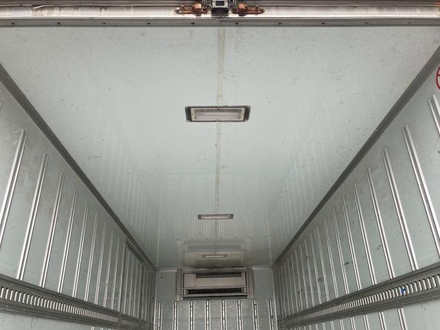 フォワード いすゞ冷蔵冷凍車バン-5℃ワイド格納ゲートリアエアサス中温 2.7トン積載中温設定-5℃ワイド6200ボディ後輪エアサス格納ゲート左サイド扉システムフロアラッシング1段三菱パワーゲート4トントラック240馬力4HK1極東MT6ベッド菱重べットサイドドア中型(18枚目)