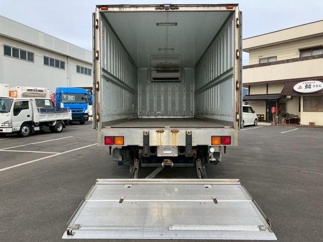 フォワード いすゞ冷蔵冷凍車バン-5℃ワイド格納ゲートリアエアサス中温 2.7トン積載中温設定-5℃ワイド6200ボディ後輪エアサス格納ゲート左サイド扉システムフロアラッシング1段三菱パワーゲート4トントラック240馬力4HK1極東MT6ベッド菱重べットサイドドア中型(25枚目)