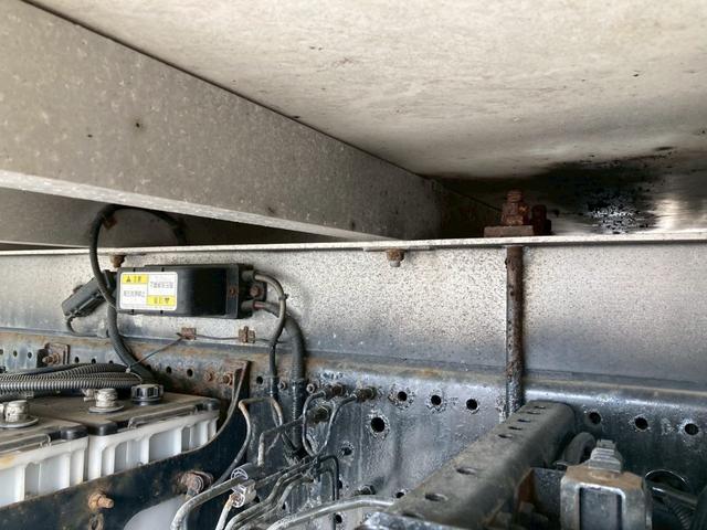 フォワード いすゞ冷蔵冷凍車バン-5℃ワイド格納ゲートリアエアサス中温 2.7トン積載中温設定-5℃ワイド6200ボディ後輪エアサス格納ゲート左サイド扉システムフロアラッシング1段三菱パワーゲート4トントラック240馬力4HK1極東MT6ベッド菱重べットサイドドア中型(42枚目)