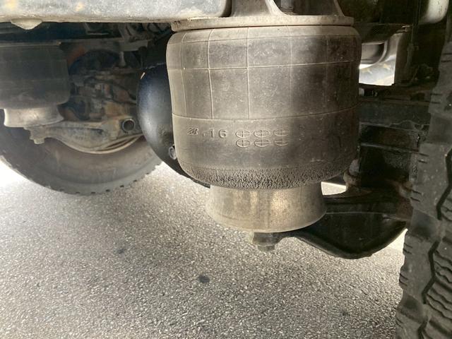 フォワード いすゞ冷蔵冷凍車バン-5℃ワイド格納ゲートリアエアサス中温 2.7トン積載中温設定-5℃ワイド6200ボディ後輪エアサス格納ゲート左サイド扉システムフロアラッシング1段三菱パワーゲート4トントラック240馬力4HK1極東MT6ベッド菱重べットサイドドア中型(50枚目)