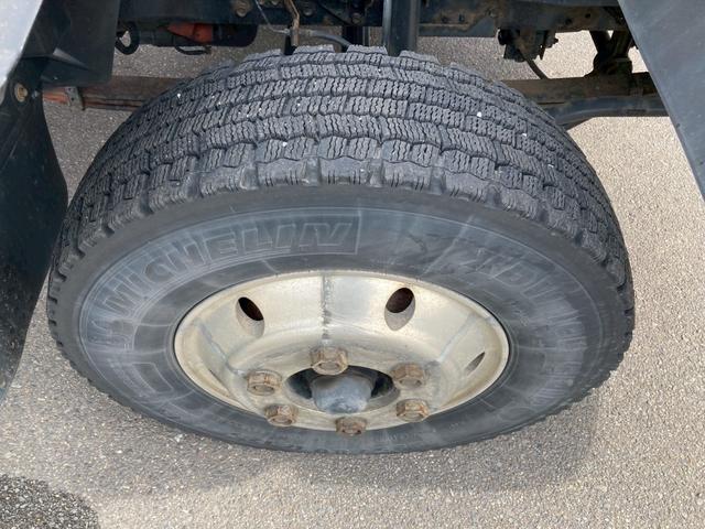 フォワード いすゞ冷蔵冷凍車バン-5℃ワイド格納ゲートリアエアサス中温 2.7トン積載中温設定-5℃ワイド6200ボディ後輪エアサス格納ゲート左サイド扉システムフロアラッシング1段三菱パワーゲート4トントラック240馬力4HK1極東MT6ベッド菱重べットサイドドア中型(56枚目)