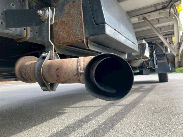 フォワード いすゞ冷蔵冷凍車バン-5℃ワイド格納ゲートリアエアサス中温 2.7トン積載中温設定-5℃ワイド6200ボディ後輪エアサス格納ゲート左サイド扉システムフロアラッシング1段三菱パワーゲート4トントラック240馬力4HK1極東MT6ベッド菱重べットサイドドア中型(61枚目)