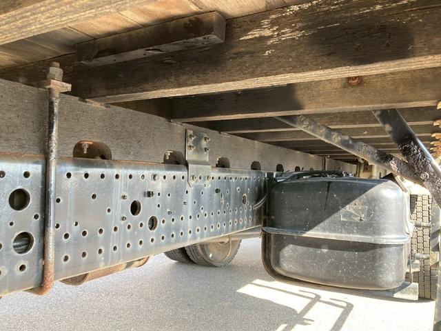 フォワード クレーン4段ラジコンフックイン2.93トン吊2.7トン積載 4段クレーン5400ボディ標準幅2.7トン積載ラジコンフックイン4HK1タダノZE304HR2.93トン吊ユニック電格ミラー集中ロック8トン限定免許アウトリガリーフMT6マニュアル4トン中型トラック(51枚目)