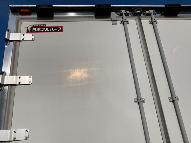 ファイター 冷蔵冷凍バン２．４５トン積載リアエアサス－３０℃格納ゲート　冷凍冷蔵４トン中型トラック８トン限定免許６Ｍ６０マニュアル２．４５トン積載６２００ワイド低温左サイド扉格納ＰＧ後輪エアサス坂道補助ベッドラッシング２段集中ロック電格ミラーバックモニターＥＴＣフルハーフ（14枚目）