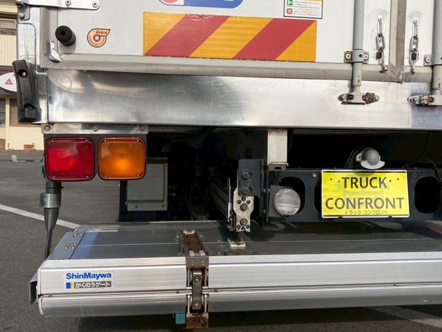 ファイター 冷蔵冷凍バン２．４５トン積載リアエアサス－３０℃格納ゲート　冷凍冷蔵４トン中型トラック８トン限定免許６Ｍ６０マニュアル２．４５トン積載６２００ワイド低温左サイド扉格納ＰＧ後輪エアサス坂道補助ベッドラッシング２段集中ロック電格ミラーバックモニターＥＴＣフルハーフ（16枚目）