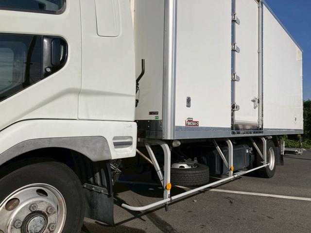 ファイター 冷蔵冷凍バン２．４５トン積載リアエアサス－３０℃格納ゲート　冷凍冷蔵４トン中型トラック８トン限定免許６Ｍ６０マニュアル２．４５トン積載６２００ワイド低温左サイド扉格納ＰＧ後輪エアサス坂道補助ベッドラッシング２段集中ロック電格ミラーバックモニターＥＴＣフルハーフ（33枚目）