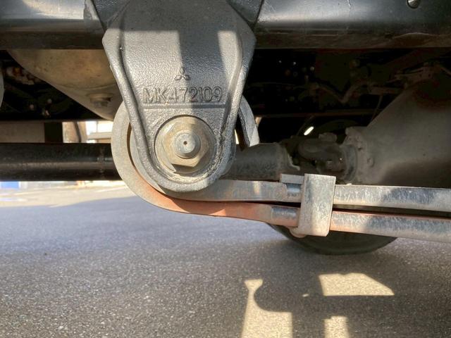 ファイター 冷蔵冷凍バン２．４５トン積載リアエアサス－３０℃格納ゲート　冷凍冷蔵４トン中型トラック８トン限定免許６Ｍ６０マニュアル２．４５トン積載６２００ワイド低温左サイド扉格納ＰＧ後輪エアサス坂道補助ベッドラッシング２段集中ロック電格ミラーバックモニターＥＴＣフルハーフ（40枚目）