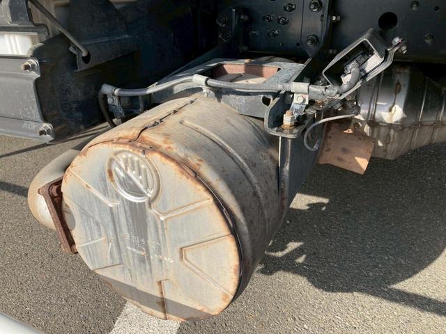 ファイター 冷蔵冷凍バン２．４５トン積載リアエアサス－３０℃格納ゲート　冷凍冷蔵４トン中型トラック８トン限定免許６Ｍ６０マニュアル２．４５トン積載６２００ワイド低温左サイド扉格納ＰＧ後輪エアサス坂道補助ベッドラッシング２段集中ロック電格ミラーバックモニターＥＴＣフルハーフ（45枚目）