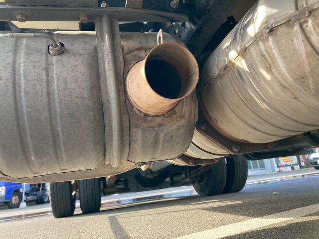 ファイター 冷蔵冷凍バン２．４５トン積載リアエアサス－３０℃格納ゲート　冷凍冷蔵４トン中型トラック８トン限定免許６Ｍ６０マニュアル２．４５トン積載６２００ワイド低温左サイド扉格納ＰＧ後輪エアサス坂道補助ベッドラッシング２段集中ロック電格ミラーバックモニターＥＴＣフルハーフ（60枚目）