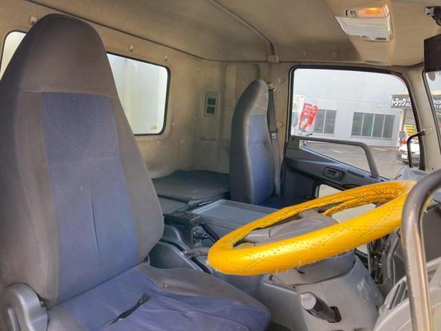 ファイター 冷蔵冷凍バン２．４５トン積載リアエアサス－３０℃格納ゲート　冷凍冷蔵４トン中型トラック８トン限定免許６Ｍ６０マニュアル２．４５トン積載６２００ワイド低温左サイド扉格納ＰＧ後輪エアサス坂道補助ベッドラッシング２段集中ロック電格ミラーバックモニターＥＴＣフルハーフ（67枚目）