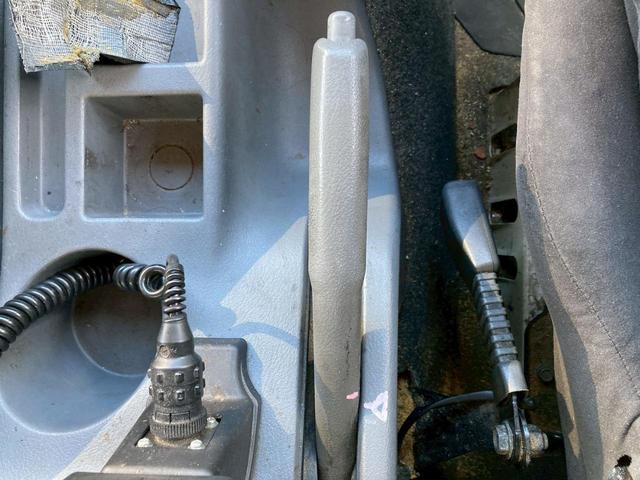 ファイター 冷蔵冷凍バン２．４５トン積載リアエアサス－３０℃格納ゲート　冷凍冷蔵４トン中型トラック８トン限定免許６Ｍ６０マニュアル２．４５トン積載６２００ワイド低温左サイド扉格納ＰＧ後輪エアサス坂道補助ベッドラッシング２段集中ロック電格ミラーバックモニターＥＴＣフルハーフ（72枚目）