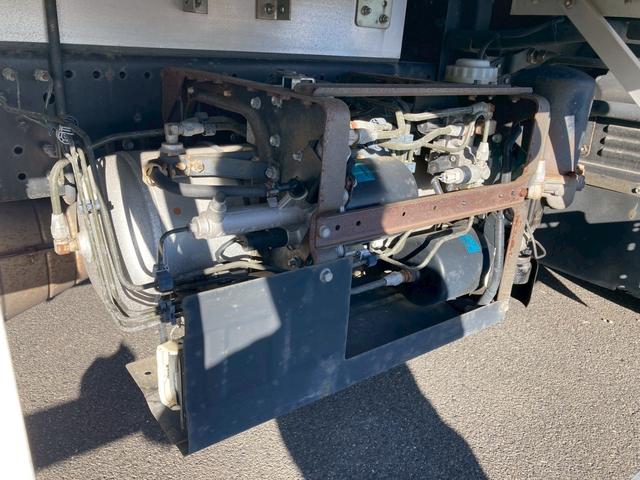 フォワード アルミウイング跳上PGワイド6200ボディ後輪エアサスベッド ワイド6200ボディ跳上PG後輪エアサス2.25トン積載ラッシング4段ベッド電格ミラーバックモニターベット中型トラックPWPSエアバック坂道補助燃焼装置4トンパワーゲート4t8トン限定免許6速MT車(43枚目)