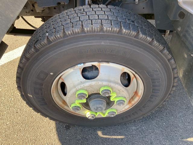 フォワード アルミウイング跳上PGワイド6200ボディ後輪エアサスベッド ワイド6200ボディ跳上PG後輪エアサス2.25トン積載ラッシング4段ベッド電格ミラーバックモニターベット中型トラックPWPSエアバック坂道補助燃焼装置4トンパワーゲート4t8トン限定免許6速MT車(51枚目)