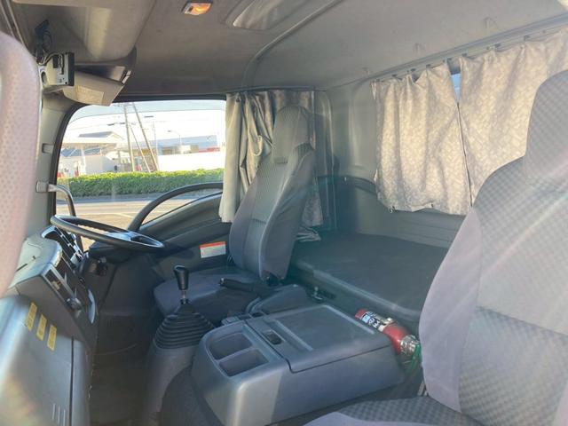 フォワード アルミウイング跳上PGワイド6200ボディ後輪エアサスベッド ワイド6200ボディ跳上PG後輪エアサス2.25トン積載ラッシング4段ベッド電格ミラーバックモニターベット中型トラックPWPSエアバック坂道補助燃焼装置4トンパワーゲート4t8トン限定免許6速MT車(61枚目)