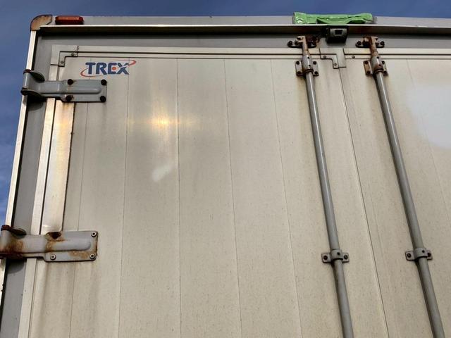 ファイター アルミウイング格納ＰＧワイド６２００ボディ２．５５トン積載　ワイド６２００ボディ格納ゲートラッシング２段２．５５トン積載　ベッド集中ロック電格ミラーバックモニターＥＴＣＡＢＳＰＳＰＷエアバック坂道補助燃焼装置アドブルー中型トラック４トンベット４ｔパワーゲート（15枚目）