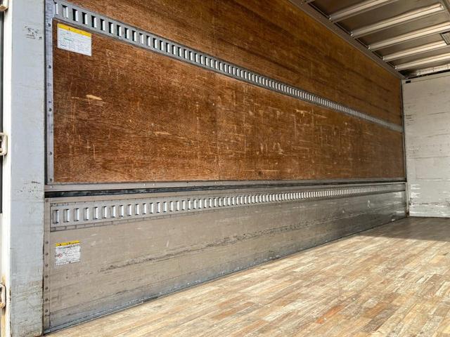 ファイター アルミウイング格納ＰＧワイド６２００ボディ２．５５トン積載　ワイド６２００ボディ格納ゲートラッシング２段２．５５トン積載　ベッド集中ロック電格ミラーバックモニターＥＴＣＡＢＳＰＳＰＷエアバック坂道補助燃焼装置アドブルー中型トラック４トンベット４ｔパワーゲート（22枚目）