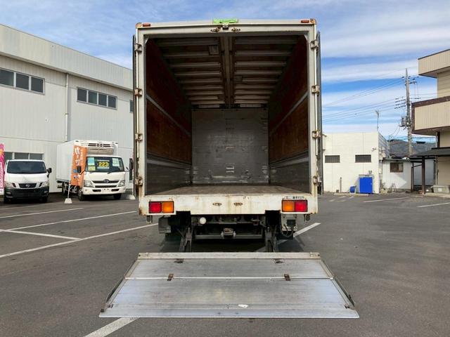 ファイター アルミウイング格納ＰＧワイド６２００ボディ２．５５トン積載　ワイド６２００ボディ格納ゲートラッシング２段２．５５トン積載　ベッド集中ロック電格ミラーバックモニターＥＴＣＡＢＳＰＳＰＷエアバック坂道補助燃焼装置アドブルー中型トラック４トンベット４ｔパワーゲート（24枚目）