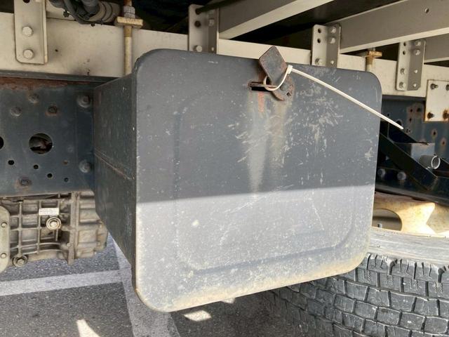 ファイター アルミウイング格納ＰＧワイド６２００ボディ２．５５トン積載　ワイド６２００ボディ格納ゲートラッシング２段２．５５トン積載　ベッド集中ロック電格ミラーバックモニターＥＴＣＡＢＳＰＳＰＷエアバック坂道補助燃焼装置アドブルー中型トラック４トンベット４ｔパワーゲート（34枚目）