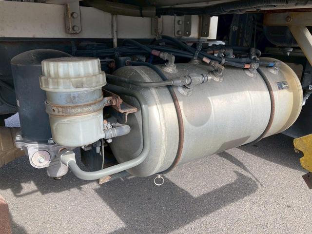 ファイター アルミウイング格納ＰＧワイド６２００ボディ２．５５トン積載　ワイド６２００ボディ格納ゲートラッシング２段２．５５トン積載　ベッド集中ロック電格ミラーバックモニターＥＴＣＡＢＳＰＳＰＷエアバック坂道補助燃焼装置アドブルー中型トラック４トンベット４ｔパワーゲート（44枚目）