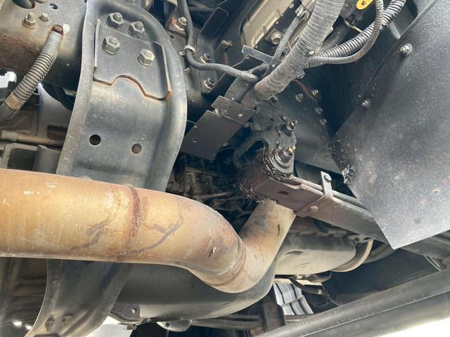 ファイター アルミウイング格納ＰＧワイド６２００ボディ２．５５トン積載　ワイド６２００ボディ格納ゲートラッシング２段２．５５トン積載　ベッド集中ロック電格ミラーバックモニターＥＴＣＡＢＳＰＳＰＷエアバック坂道補助燃焼装置アドブルー中型トラック４トンベット４ｔパワーゲート（60枚目）