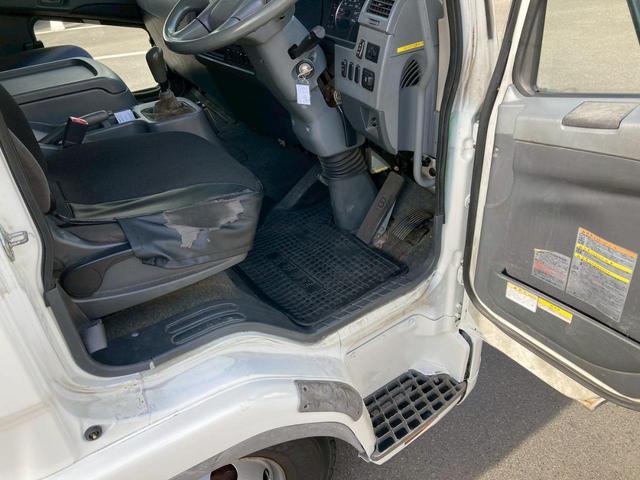 ファイター アルミウイング格納ＰＧワイド６２００ボディ２．５５トン積載　ワイド６２００ボディ格納ゲートラッシング２段２．５５トン積載　ベッド集中ロック電格ミラーバックモニターＥＴＣＡＢＳＰＳＰＷエアバック坂道補助燃焼装置アドブルー中型トラック４トンベット４ｔパワーゲート（68枚目）