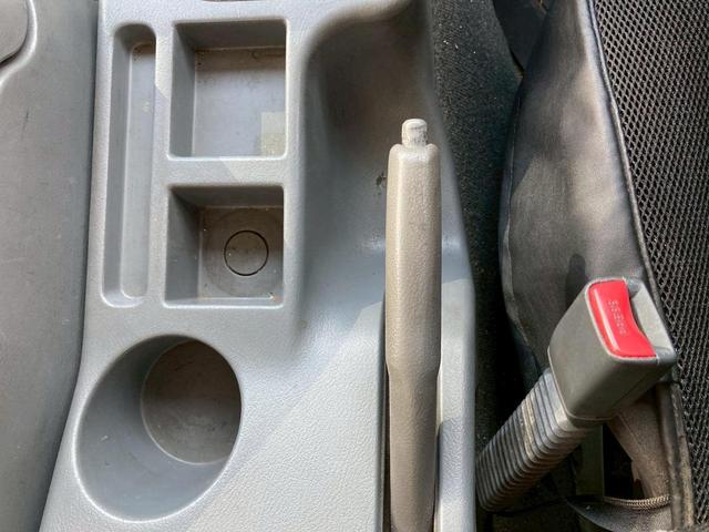 ファイター アルミウイング格納ＰＧワイド６２００ボディ２．５５トン積載　ワイド６２００ボディ格納ゲートラッシング２段２．５５トン積載　ベッド集中ロック電格ミラーバックモニターＥＴＣＡＢＳＰＳＰＷエアバック坂道補助燃焼装置アドブルー中型トラック４トンベット４ｔパワーゲート（74枚目）