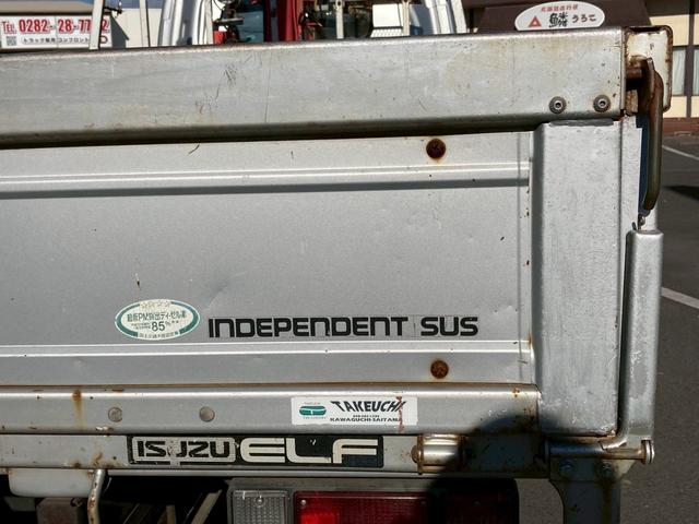 エルフトラック ５段クレーン　セミワイドロング　スムーサー　リヤアウトリガー　５段クレーンセミワイドロング古河ユニック２．９３ｔ吊スムーサーリヤアウトリガーあおり開閉補助装置ＥＴＣ　ＰＳ　ＰＷ　電格ミラーエアバック燃焼装置小型トラックユニック車差し違えアウトリガーシルバー色（20枚目）