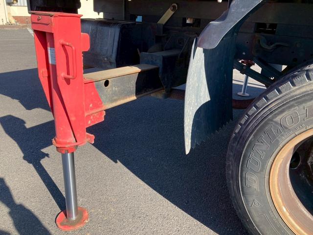 エルフトラック ５段クレーン　セミワイドロング　スムーサー　リヤアウトリガー　５段クレーンセミワイドロング古河ユニック２．９３ｔ吊スムーサーリヤアウトリガーあおり開閉補助装置ＥＴＣ　ＰＳ　ＰＷ　電格ミラーエアバック燃焼装置小型トラックユニック車差し違えアウトリガーシルバー色（33枚目）