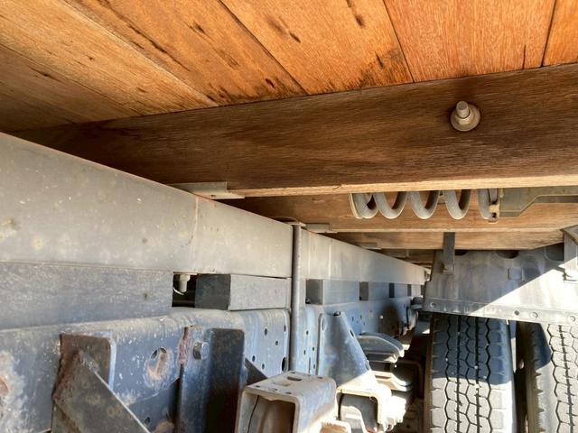 エルフトラック ５段クレーン　セミワイドロング　スムーサー　リヤアウトリガー　５段クレーンセミワイドロング古河ユニック２．９３ｔ吊スムーサーリヤアウトリガーあおり開閉補助装置ＥＴＣ　ＰＳ　ＰＷ　電格ミラーエアバック燃焼装置小型トラックユニック車差し違えアウトリガーシルバー色（39枚目）