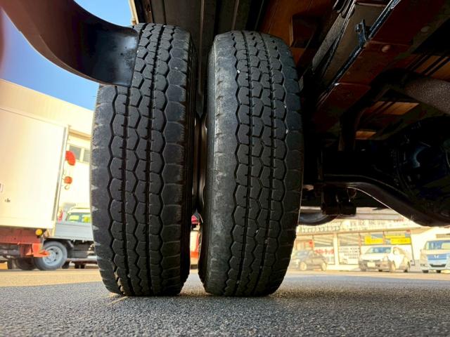 エルフトラック ５段クレーン　セミワイドロング　スムーサー　リヤアウトリガー　５段クレーンセミワイドロング古河ユニック２．９３ｔ吊スムーサーリヤアウトリガーあおり開閉補助装置ＥＴＣ　ＰＳ　ＰＷ　電格ミラーエアバック燃焼装置小型トラックユニック車差し違えアウトリガーシルバー色（59枚目）