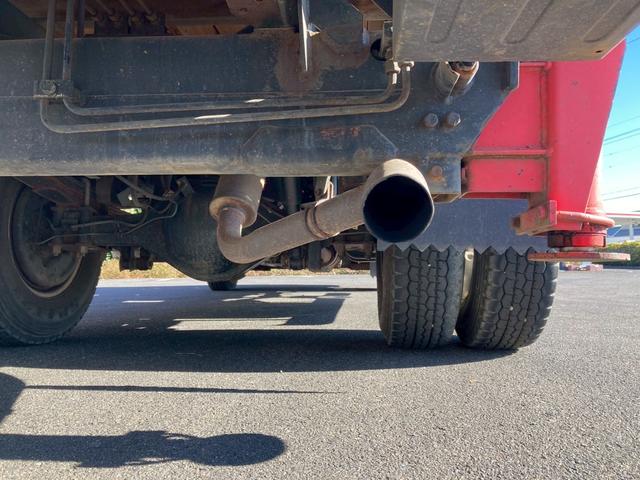 エルフトラック ５段クレーン　セミワイドロング　スムーサー　リヤアウトリガー　５段クレーンセミワイドロング古河ユニック２．９３ｔ吊スムーサーリヤアウトリガーあおり開閉補助装置ＥＴＣ　ＰＳ　ＰＷ　電格ミラーエアバック燃焼装置小型トラックユニック車差し違えアウトリガーシルバー色（62枚目）