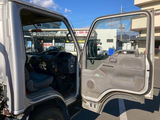 エルフトラック ５段クレーン　セミワイドロング　スムーサー　リヤアウトリガー　５段クレーンセミワイドロング古河ユニック２．９３ｔ吊スムーサーリヤアウトリガーあおり開閉補助装置ＥＴＣ　ＰＳ　ＰＷ　電格ミラーエアバック燃焼装置小型トラックユニック車差し違えアウトリガーシルバー色（67枚目）