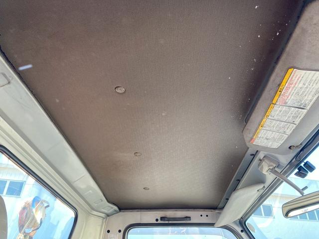 エルフトラック ５段クレーン　セミワイドロング　スムーサー　リヤアウトリガー　５段クレーンセミワイドロング古河ユニック２．９３ｔ吊スムーサーリヤアウトリガーあおり開閉補助装置ＥＴＣ　ＰＳ　ＰＷ　電格ミラーエアバック燃焼装置小型トラックユニック車差し違えアウトリガーシルバー色（70枚目）