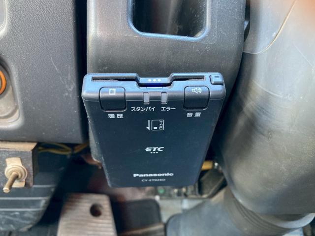 エルフトラック ５段クレーン　セミワイドロング　スムーサー　リヤアウトリガー　５段クレーンセミワイドロング古河ユニック２．９３ｔ吊スムーサーリヤアウトリガーあおり開閉補助装置ＥＴＣ　ＰＳ　ＰＷ　電格ミラーエアバック燃焼装置小型トラックユニック車差し違えアウトリガーシルバー色（79枚目）