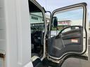 いすゞ冷蔵冷凍車バン-5℃ワイド格納ゲートリアエアサス中温 2.7トン積載中温設定-5℃ワイド6200ボディ後輪エアサス格納ゲート左サイド扉システムフロアラッシング1段三菱パワーゲート4トントラック240馬力4HK1極東MT6ベッド菱重べットサイドドア中型(66枚目)