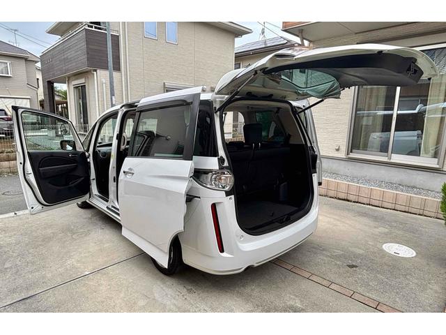 ビアンテ グランツ ETC バックカメラ ナビ TV 両側電動スライドドア オートライト HID スマートキー 後席モニター 3列シート ウォークスルー AT アルミホイール CD DVD再生 盗難防止システム(19枚目)