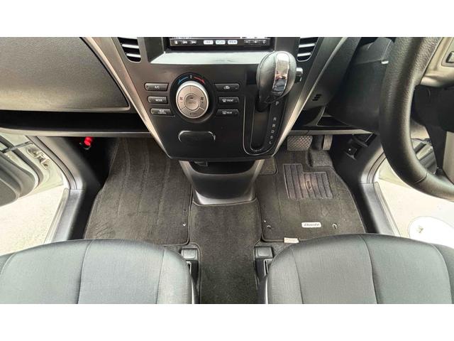 ビアンテ グランツ ETC バックカメラ ナビ TV 両側電動スライドドア オートライト HID スマートキー 後席モニター 3列シート ウォークスルー AT アルミホイール CD DVD再生 盗難防止システム(31枚目)