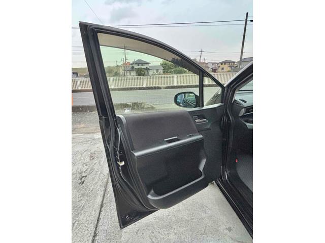 フリード Ｇ　ジャストセレクション　ＥＴＣ　バックカメラ　ナビ　ＴＶ　両側スライド・片側電動　スマートキー　電動格納ミラー　３列シート　ウォークスルー　ＣＶＴ　ＣＤ　ＤＶＤ再生　Ｂｌｕｅｔｏｏｔｈ　盗難防止システム　衝突安全ボディ（10枚目）