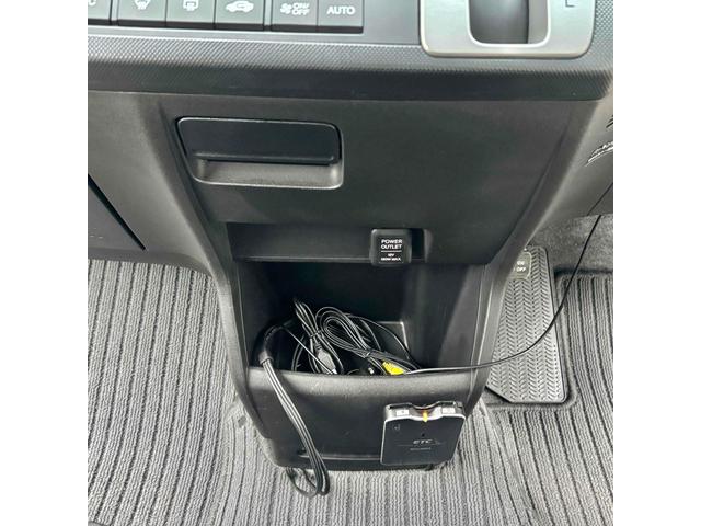 フリード Ｇ　ジャストセレクション　ＥＴＣ　バックカメラ　ナビ　ＴＶ　両側スライド・片側電動　スマートキー　電動格納ミラー　３列シート　ウォークスルー　ＣＶＴ　ＣＤ　ＤＶＤ再生　Ｂｌｕｅｔｏｏｔｈ　盗難防止システム　衝突安全ボディ（40枚目）