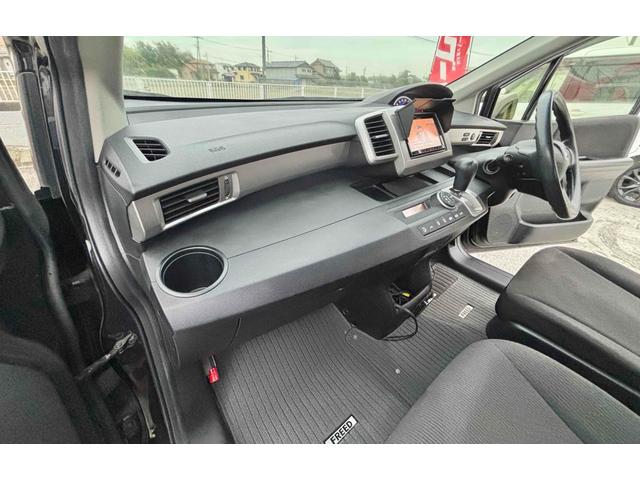 フリード Ｇ　ジャストセレクション　ＥＴＣ　バックカメラ　ナビ　ＴＶ　両側スライド・片側電動　スマートキー　電動格納ミラー　３列シート　ウォークスルー　ＣＶＴ　ＣＤ　ＤＶＤ再生　Ｂｌｕｅｔｏｏｔｈ　盗難防止システム　衝突安全ボディ（52枚目）