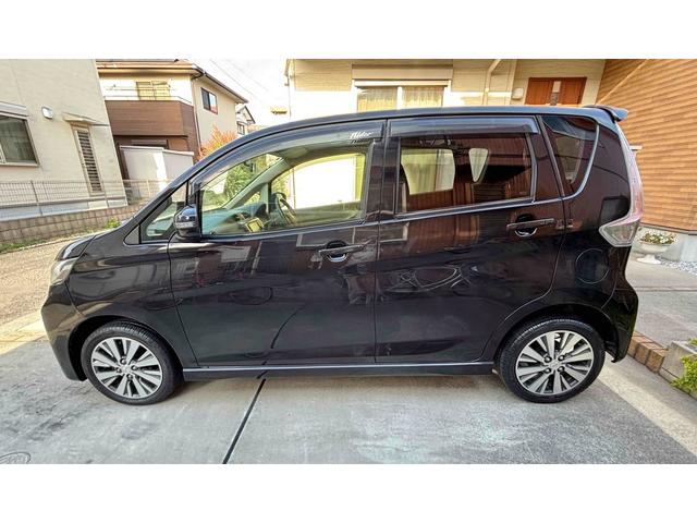 デイズ ライダー ハイウェイスター J ナビ TV HID キーレスエントリー 電動格納ミラー ベンチシート CVT ABS CD USB ミュージックプレイヤー接続可 アルミホイール 衝突安全ボディ エアコン パワーステアリング(8枚目)