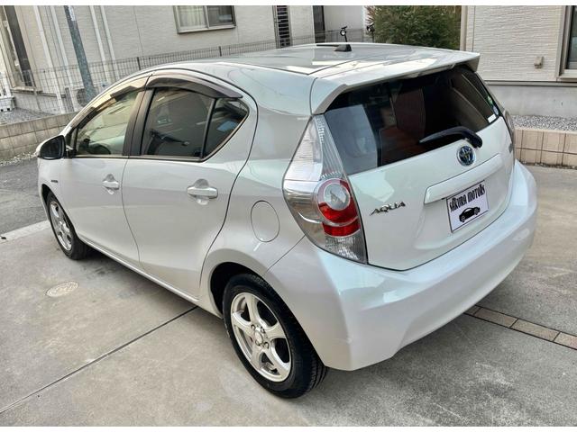 アクア S ETC バックカメラ ナビ TV アルミホイール スマートキー アイドリングストップ 電動格納ミラー CVT 衝突安全ボディ 記録簿 ABS ESC CD エアコン パワーステアリング(7枚目)