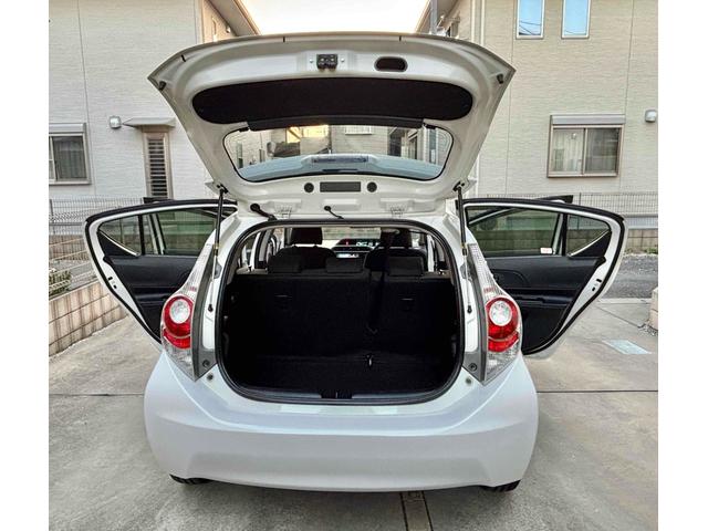 アクア S ETC バックカメラ ナビ TV アルミホイール スマートキー アイドリングストップ 電動格納ミラー CVT 衝突安全ボディ 記録簿 ABS ESC CD エアコン パワーステアリング(16枚目)