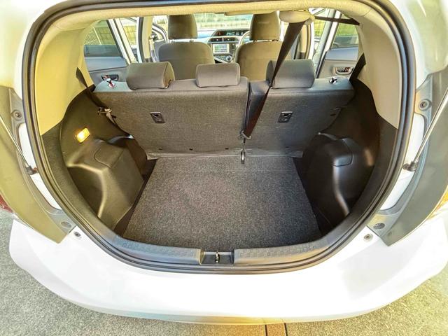 アクア S ETC バックカメラ ナビ TV アルミホイール スマートキー アイドリングストップ 電動格納ミラー CVT 衝突安全ボディ 記録簿 ABS ESC CD エアコン パワーステアリング(22枚目)