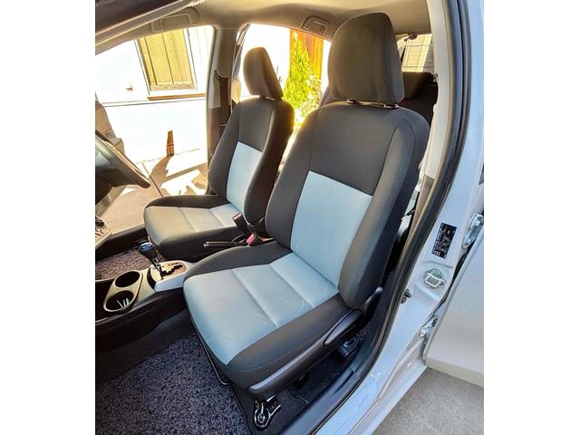 アクア S ETC バックカメラ ナビ TV アルミホイール スマートキー アイドリングストップ 電動格納ミラー CVT 衝突安全ボディ 記録簿 ABS ESC CD エアコン パワーステアリング(41枚目)