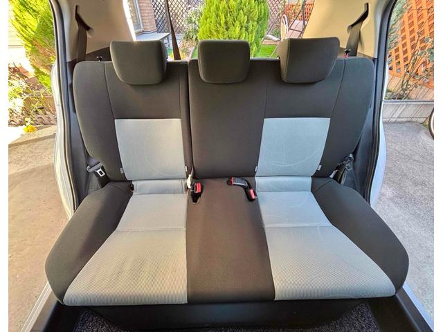 アクア S ETC バックカメラ ナビ TV アルミホイール スマートキー アイドリングストップ 電動格納ミラー CVT 衝突安全ボディ 記録簿 ABS ESC CD エアコン パワーステアリング(44枚目)