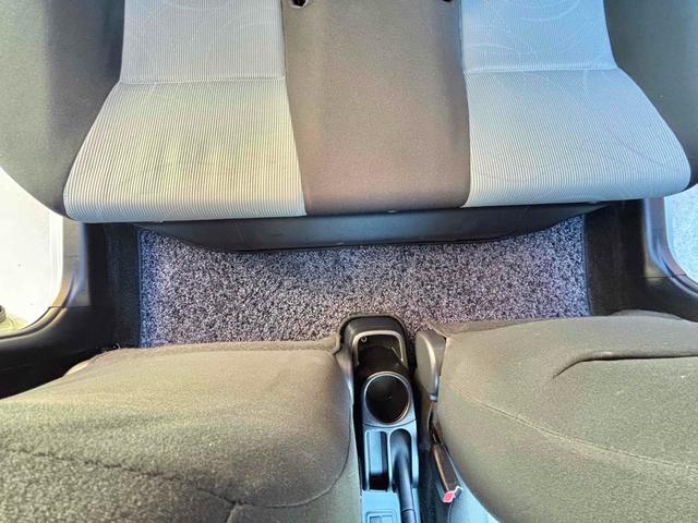 アクア S ETC バックカメラ ナビ TV アルミホイール スマートキー アイドリングストップ 電動格納ミラー CVT 衝突安全ボディ 記録簿 ABS ESC CD エアコン パワーステアリング(45枚目)